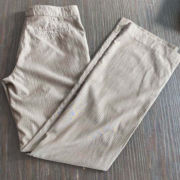 Teenflo ladies pants in size 2 made with wool and silk in pinstripes. - Picture 5 of 10